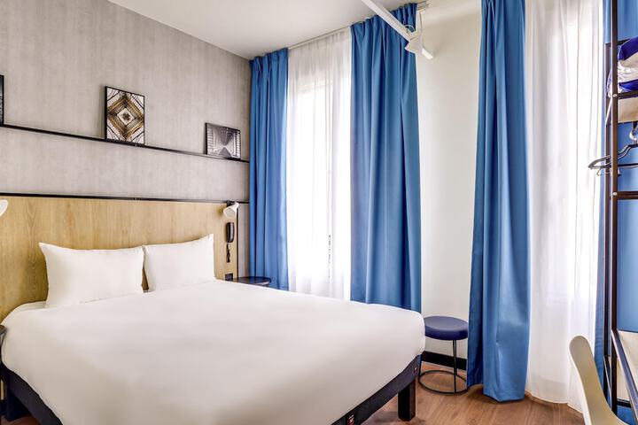 Room 5 of 27