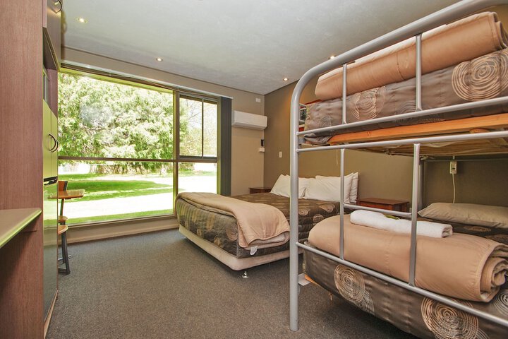 Room 9 of 40