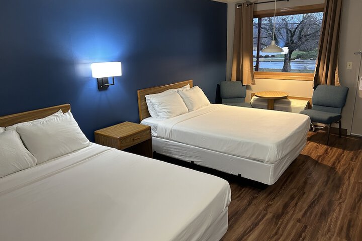 1 Queen Bed Mobility Accessible (14 of 35)