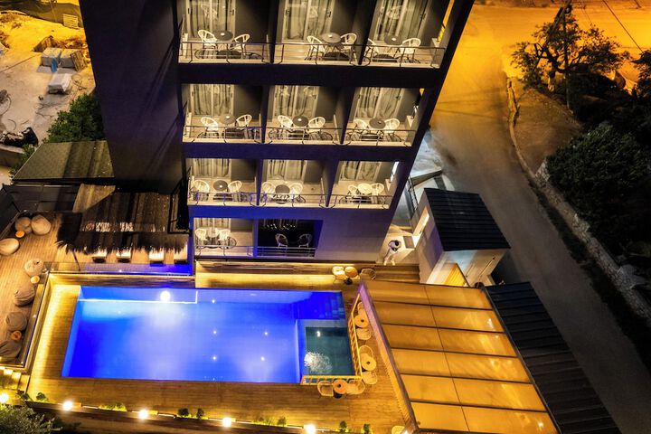 Pool 95 of 133