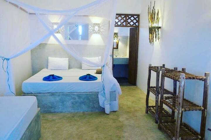 Room 25 of 29