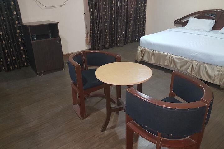 Room 25 of 65