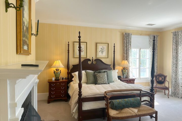 Room 33 of 53