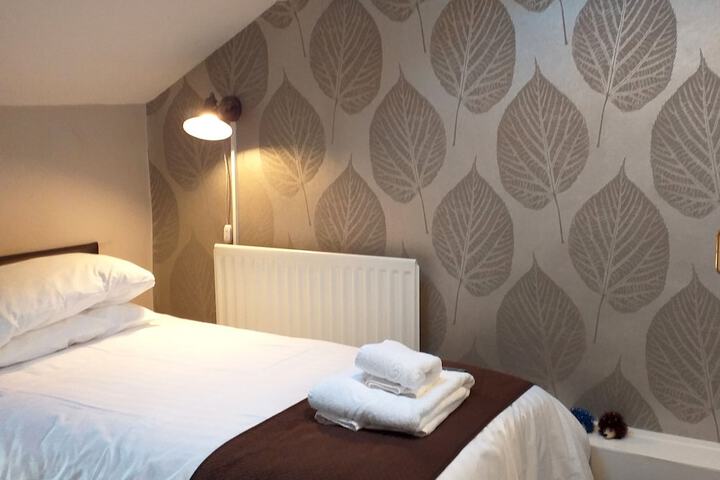 Room 4 of 38