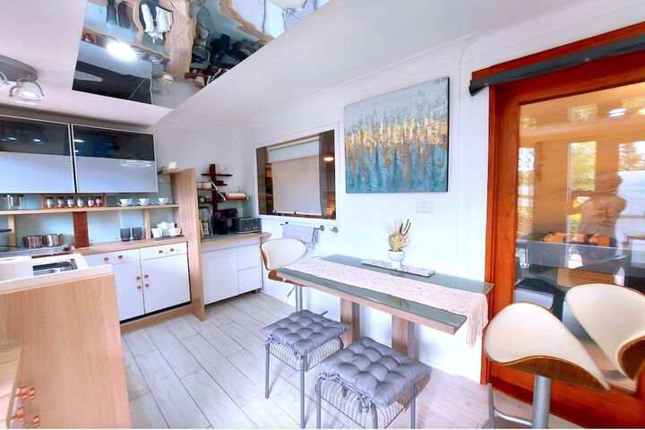 Room 5 of 23