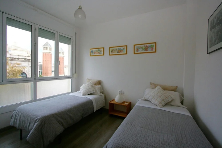 Room 5 of 10