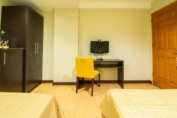 Room 32 of 83