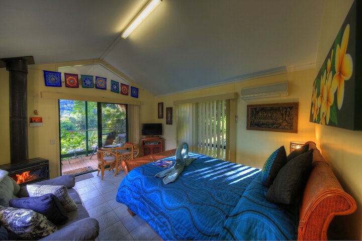 Room 18 of 108
