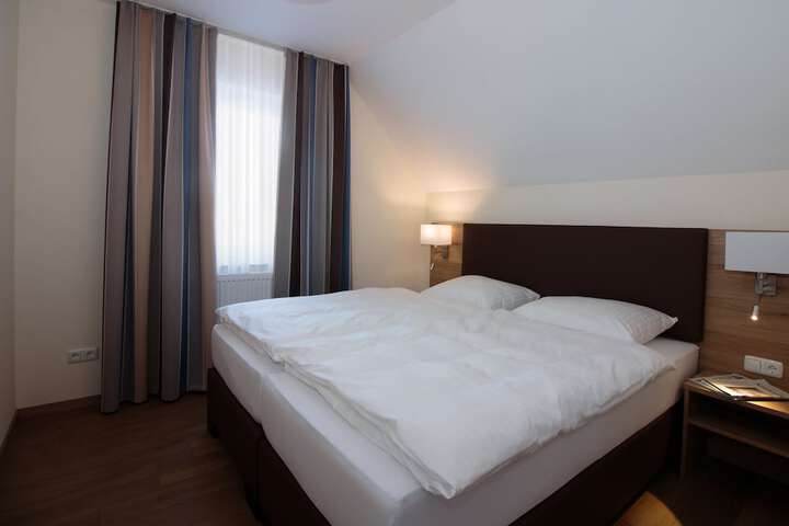 Room 10 of 39