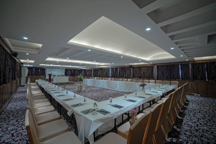 Ballroom/Hall 20 of 26