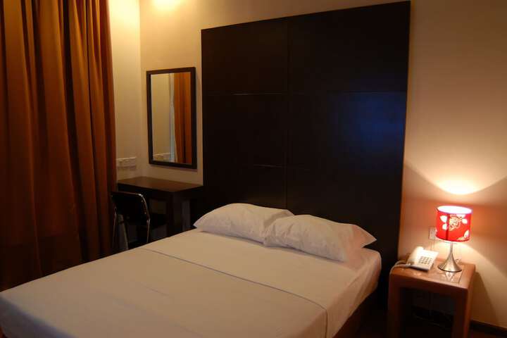 Room 13 of 60