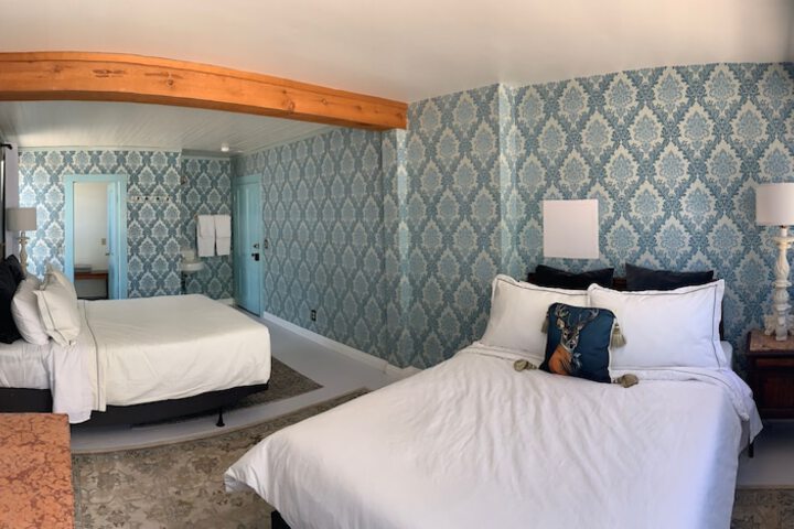 Room 14 of 33