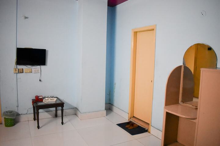 Room 12 of 15