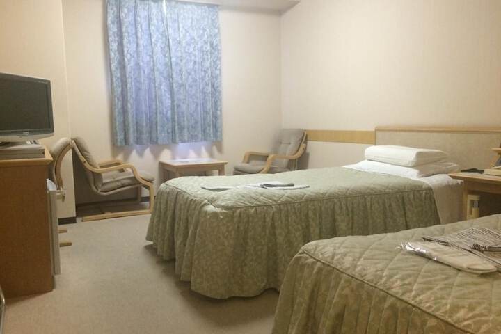 Room 13 of 31