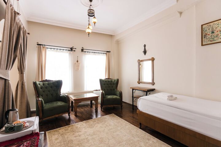 Room 50 of 140