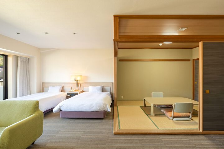 Room 12 of 33