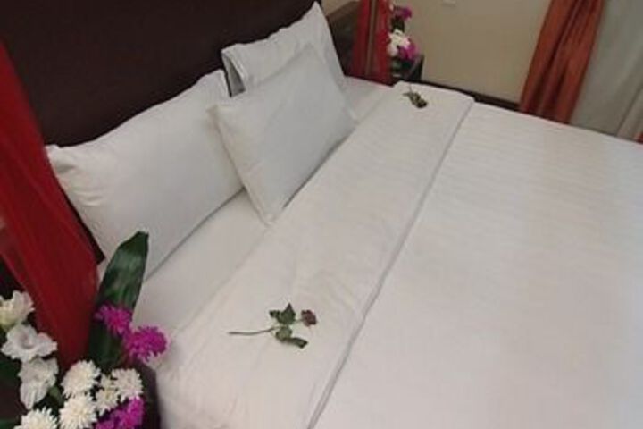 Room 6 of 27