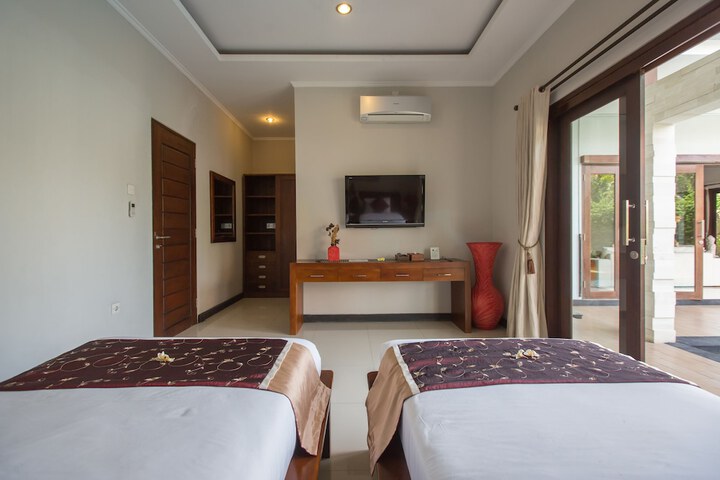 Room 5 of 33