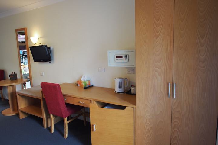 Room 5 of 48