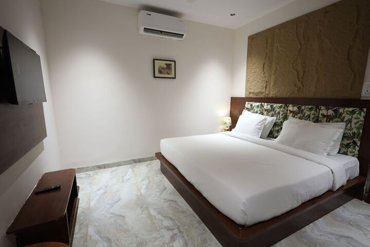 Room 20 of 43