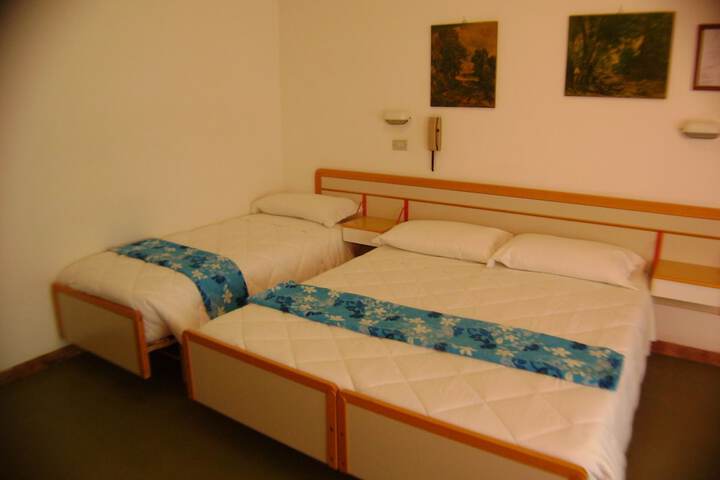 Room 9 of 26