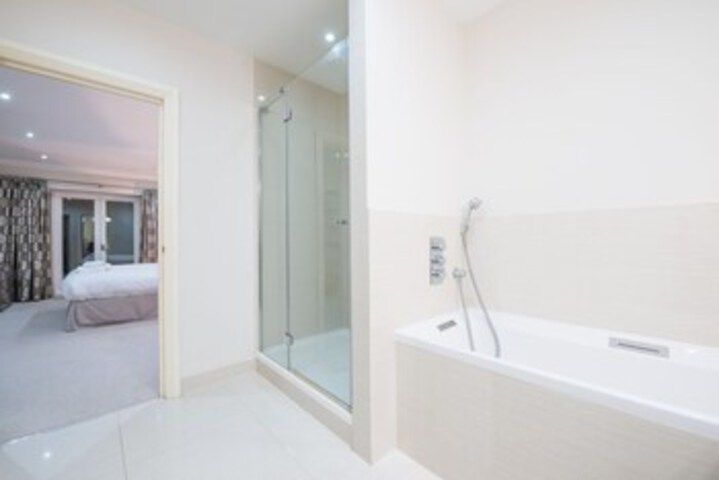 Room 3 of 20
