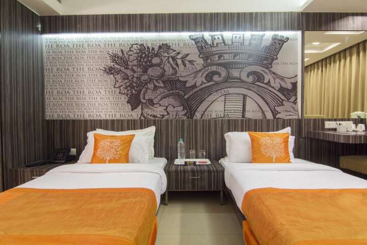 Room 10 of 35