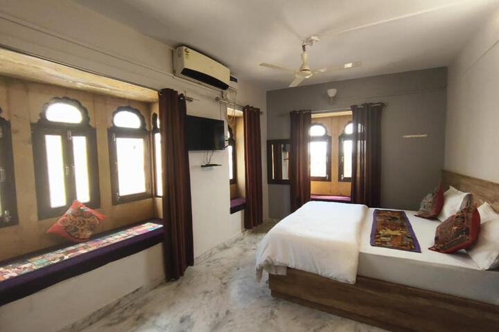 Third eye view hotel and hostel