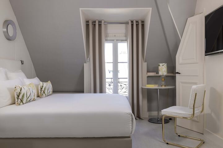 Room 26 of 75