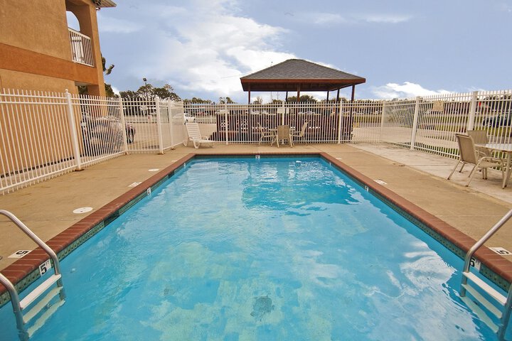 Pool 9 of 12