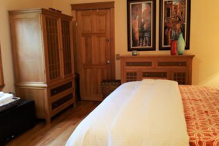 Room 5 of 17