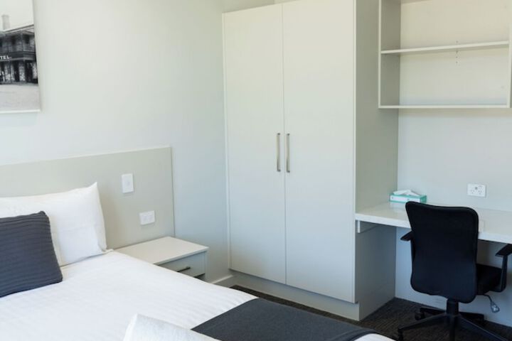 Room 5 of 27
