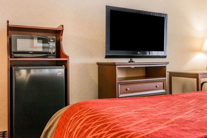 2 Queen Beds (7 of 15)
