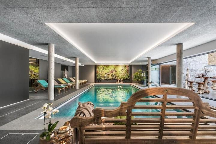Pool 51 of 65