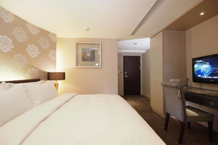Room 5 of 30