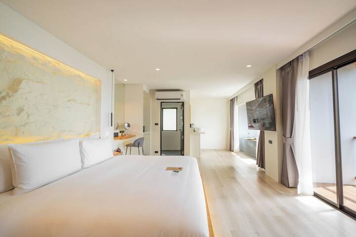 Room 34 of 107