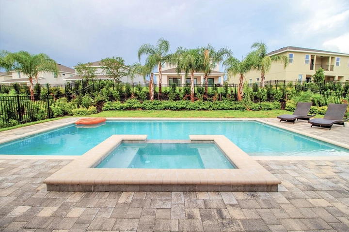 Pool 16 of 25