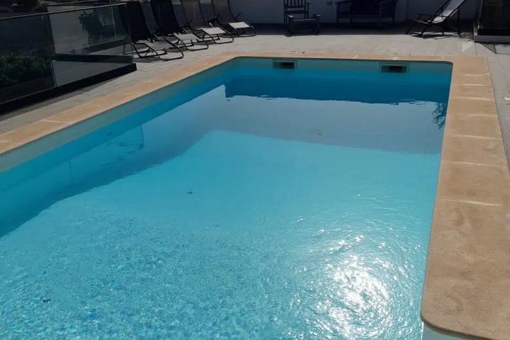 Pool 16 of 21