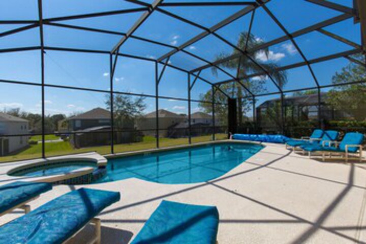 Pool 84 of 272