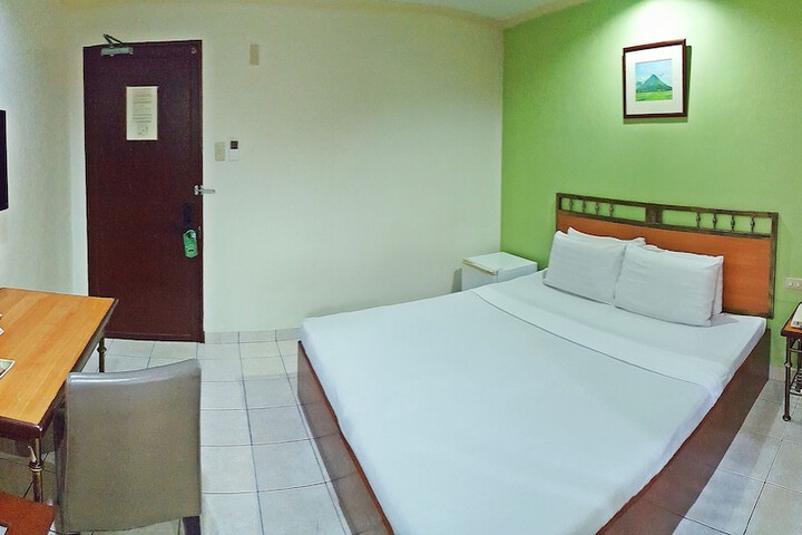 Room 13 of 69