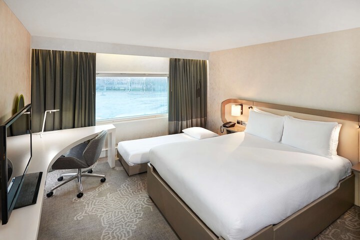 Room 13 of 113