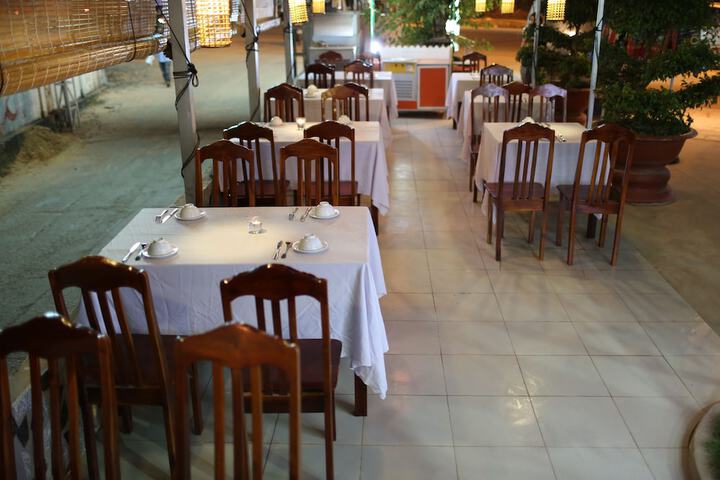 Dining 65 of 78
