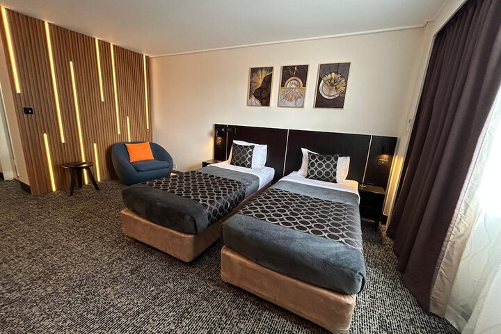 Room 26 of 39