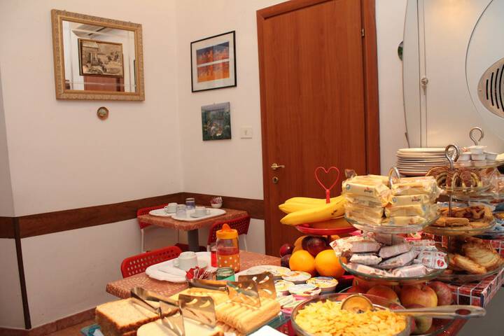 Breakfast area
