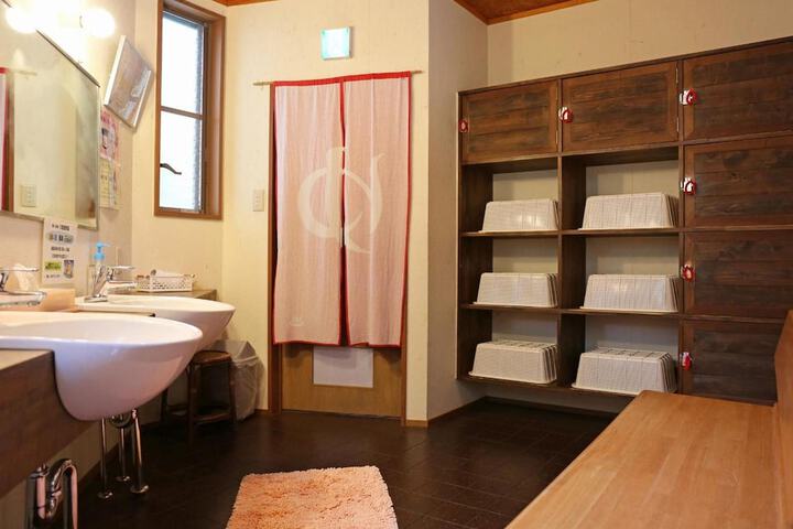 Clean Restrooms