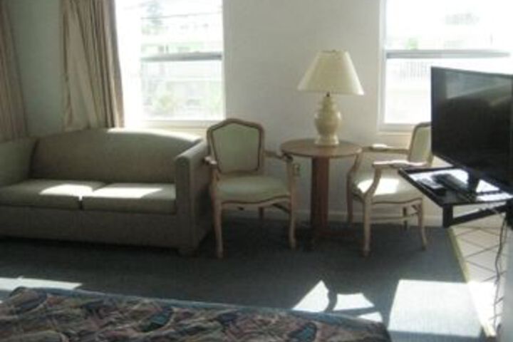 Room 12 of 15