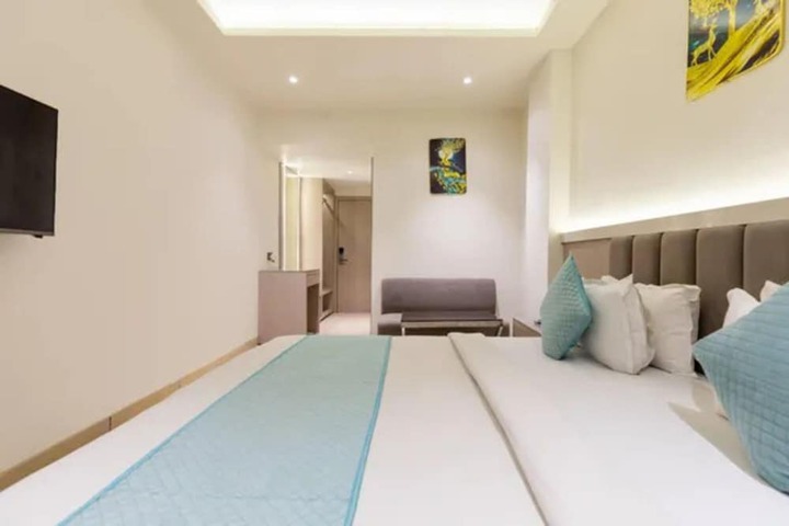 Room 34 of 47