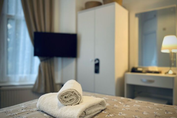 Room 35 of 63