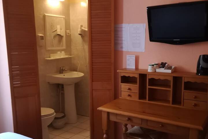 Room 6 of 29