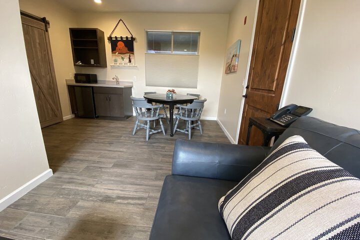 Room 35 of 60